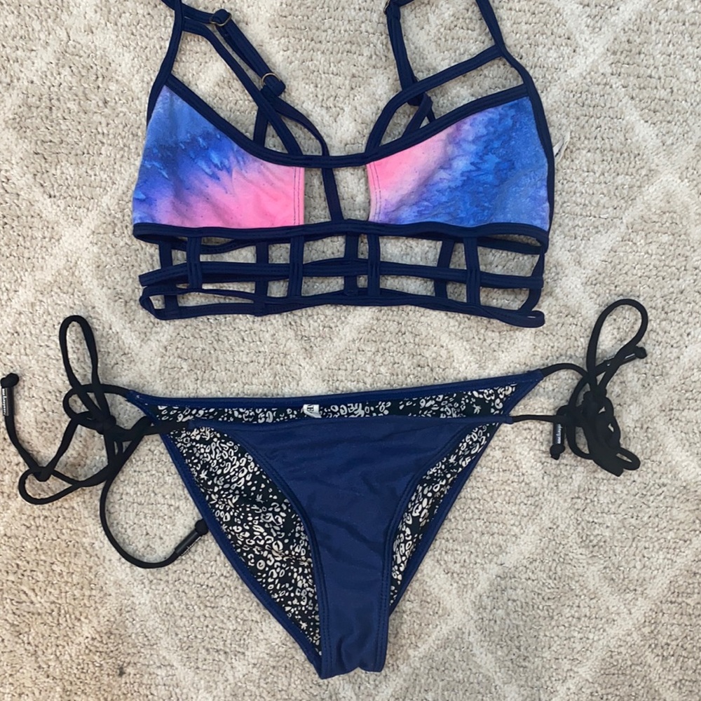 Reversible one teaspoon bathing suit size XS top and bottom